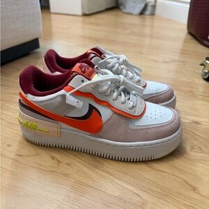 Nike Airforces - WOMENS 6